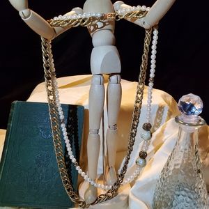 Pearl and Gold Chain Necklace